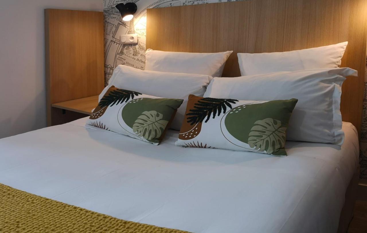 Hotel Hippodrome Paris Luaran gambar