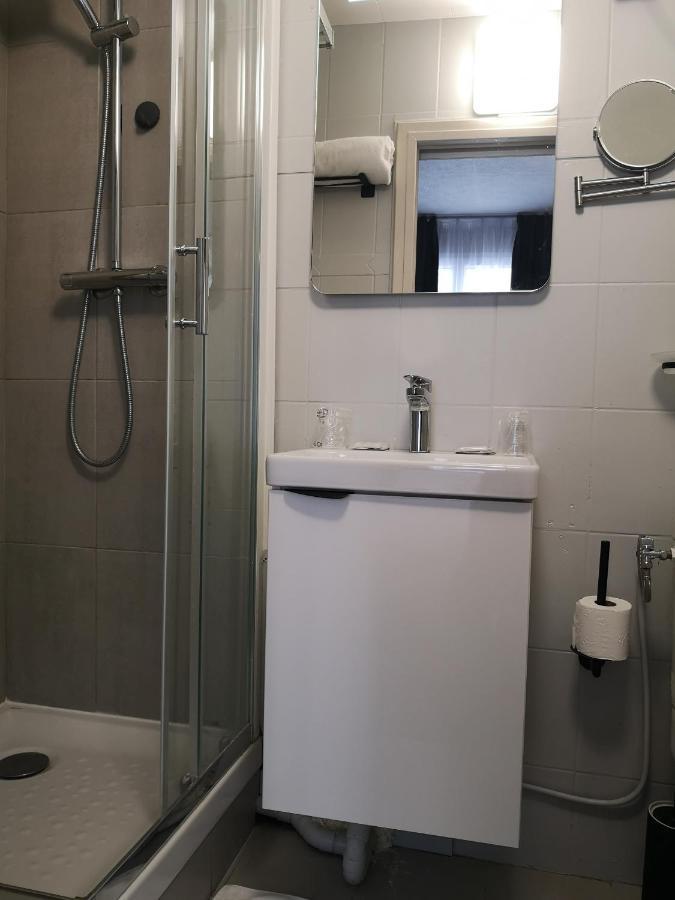 Hotel Hippodrome Paris Luaran gambar