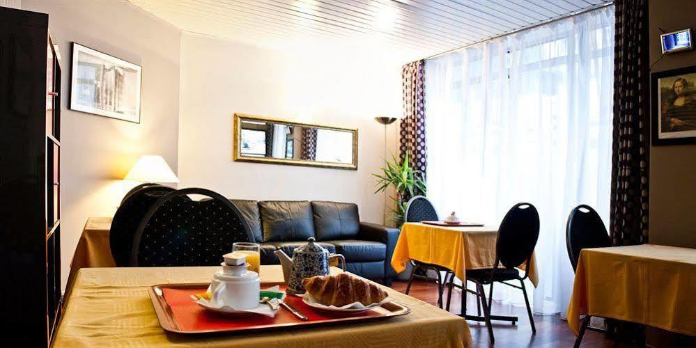 Hotel Hippodrome Paris Luaran gambar